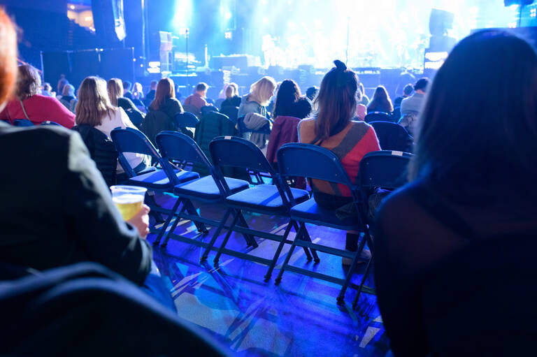 Concerts et festivals : l’angoisse des chaises musicales vides