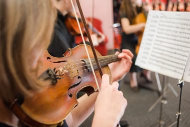 Professeurs de musique : quelles solutions contre l’itinérance forcée ?