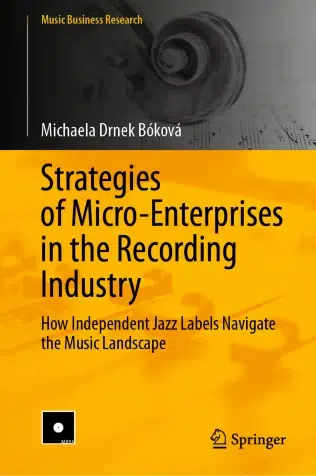 Comment les labels indépendants de jazz naviguent-ils dans le paysage musical ?