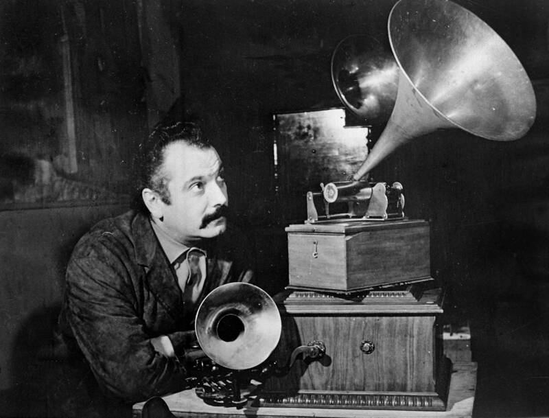 Avec le domaine public, la guerre des albums clonés