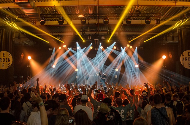 Boudés par les plus jeunes, les grands festivals d’été sont-ils devenus un truc de vieux ?