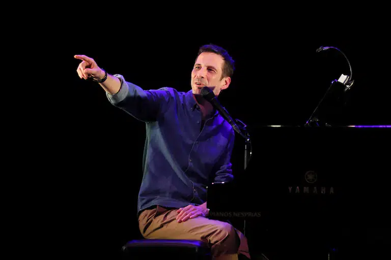 En concert, les artistes soignent leurs interactions avec le public