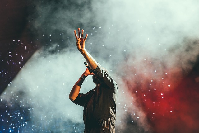 « 400.000 euros le concert, c’est beaucoup trop » : comment l’explosion des cachets des artistes menace les festivals