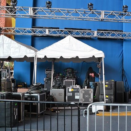 Artistes et techniciens étrangers en France : les syndicats pointent les dysfonctionnements des procédures